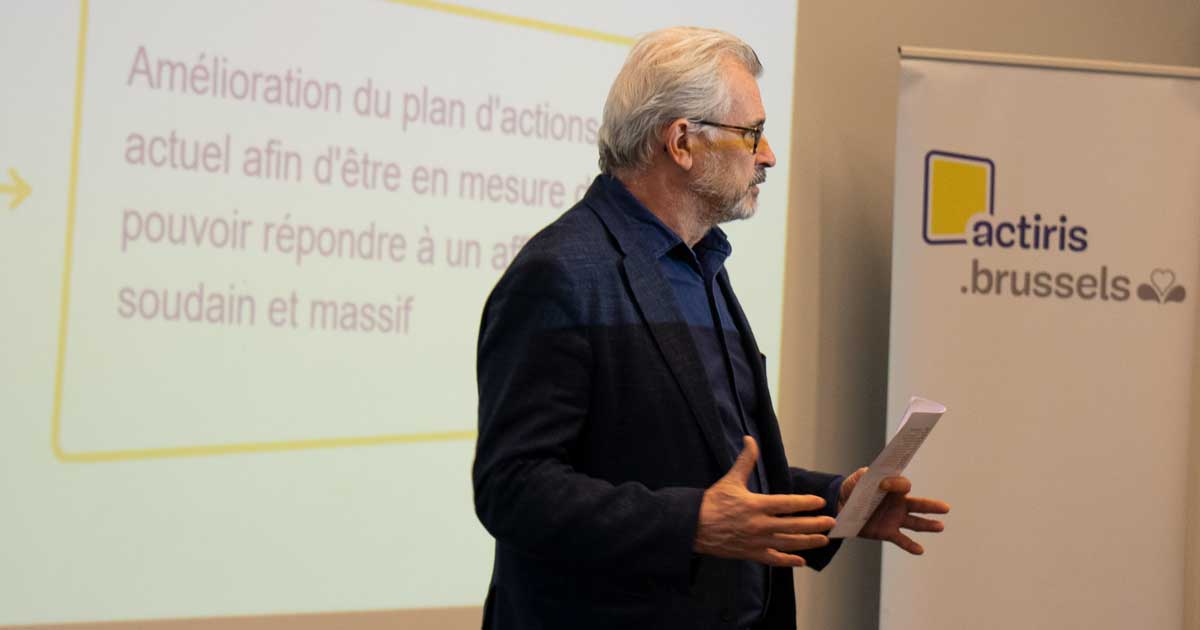 Minister Bernard Clerfayt tijdens zijn toespraak ter gelegenheid van de presentatie van het actieplan van Actiris voor de opvang van Oekraïense vluchtelingen.